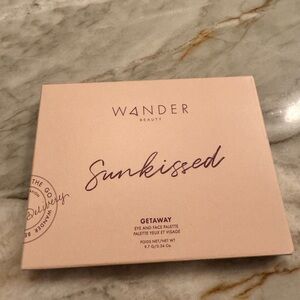 Wander Beauty Getaway Eye and Face Palette
